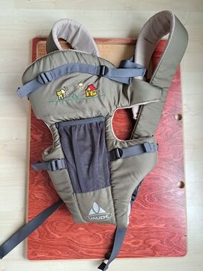 VAUDE Olive Green Carrier